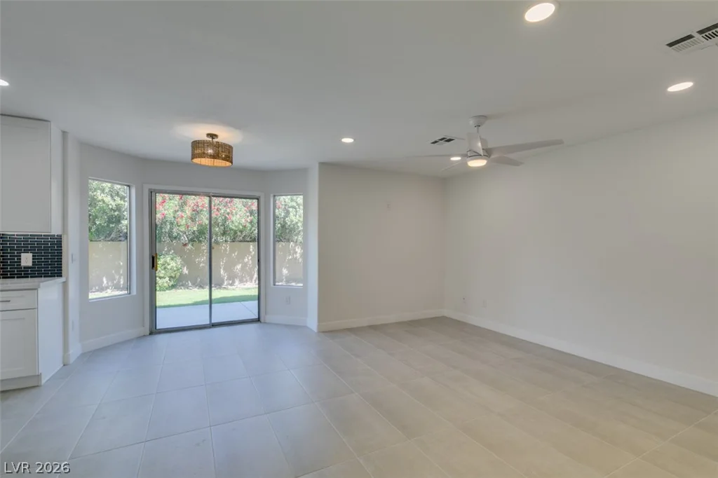 8324 Hollow Wharf, Las Vegas, NV 89128