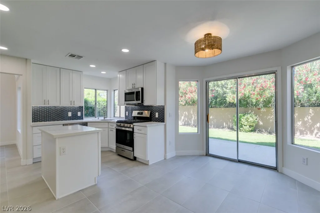 8324 Hollow Wharf, Las Vegas, NV 89128