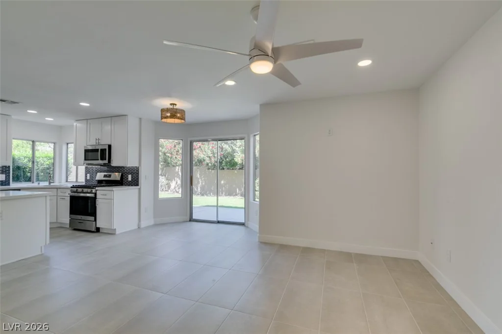8324 Hollow Wharf, Las Vegas, NV 89128