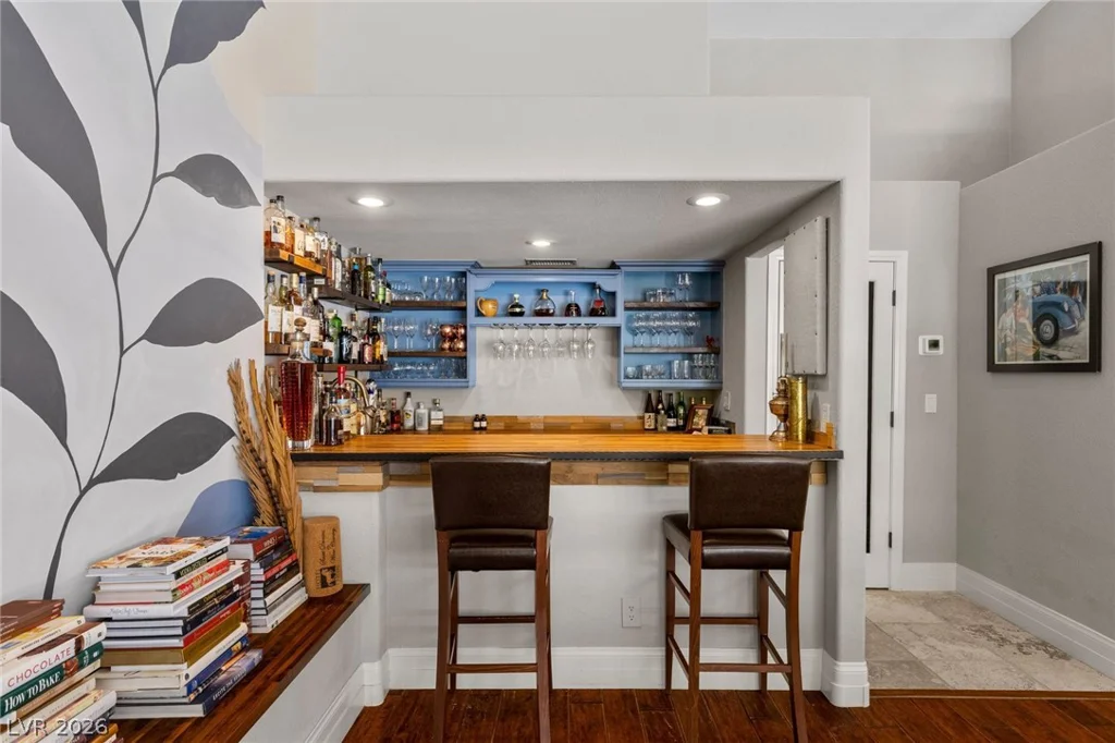 2222 Versailles, Henderson, NV 89074