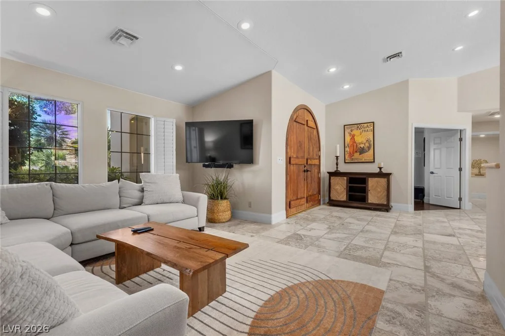 2222 Versailles, Henderson, NV 89074