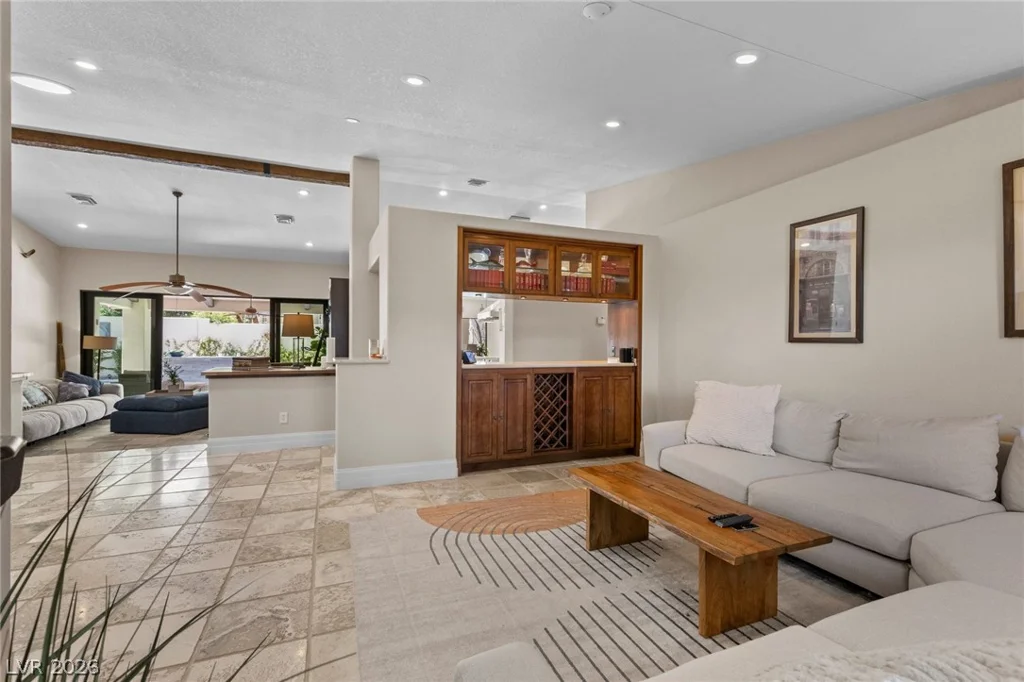 2222 Versailles, Henderson, NV 89074