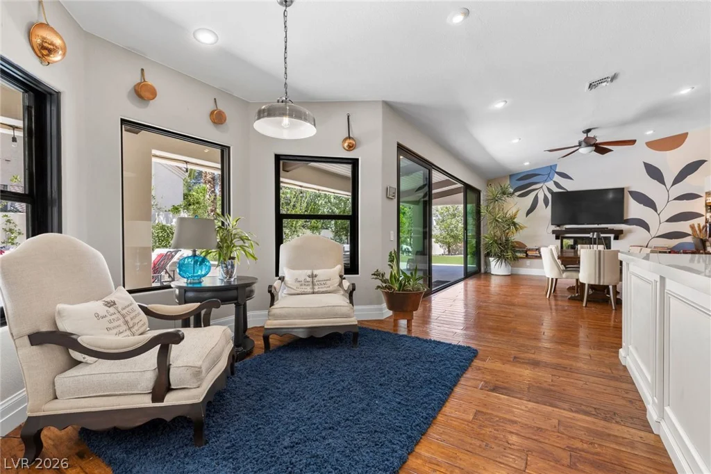 2222 Versailles, Henderson, NV 89074