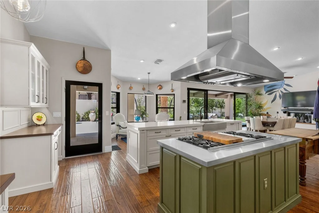 2222 Versailles, Henderson, NV 89074
