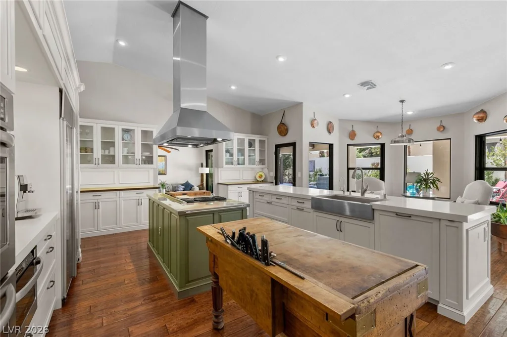 2222 Versailles, Henderson, NV 89074