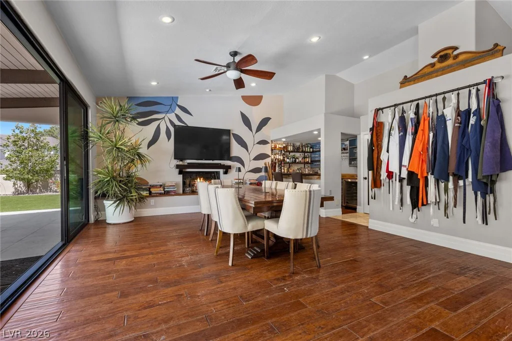 2222 Versailles, Henderson, NV 89074