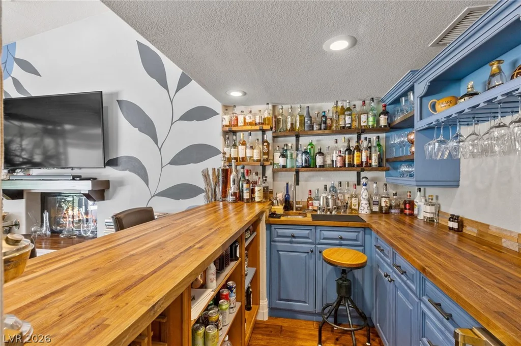 2222 Versailles, Henderson, NV 89074