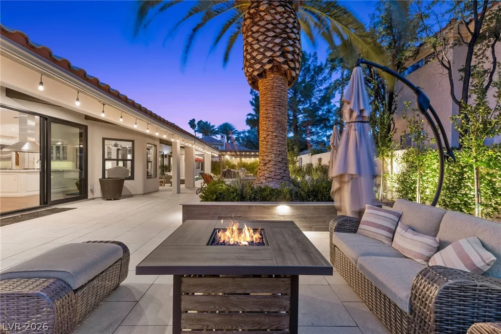 2222 Versailles, Henderson, NV 89074