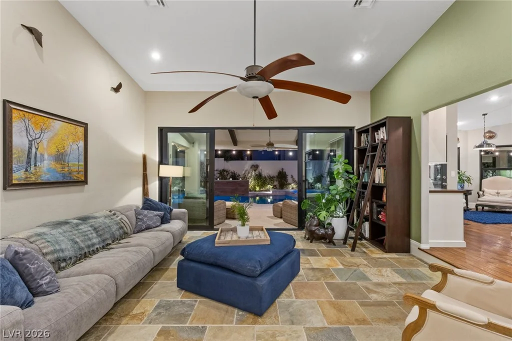 2222 Versailles, Henderson, NV 89074