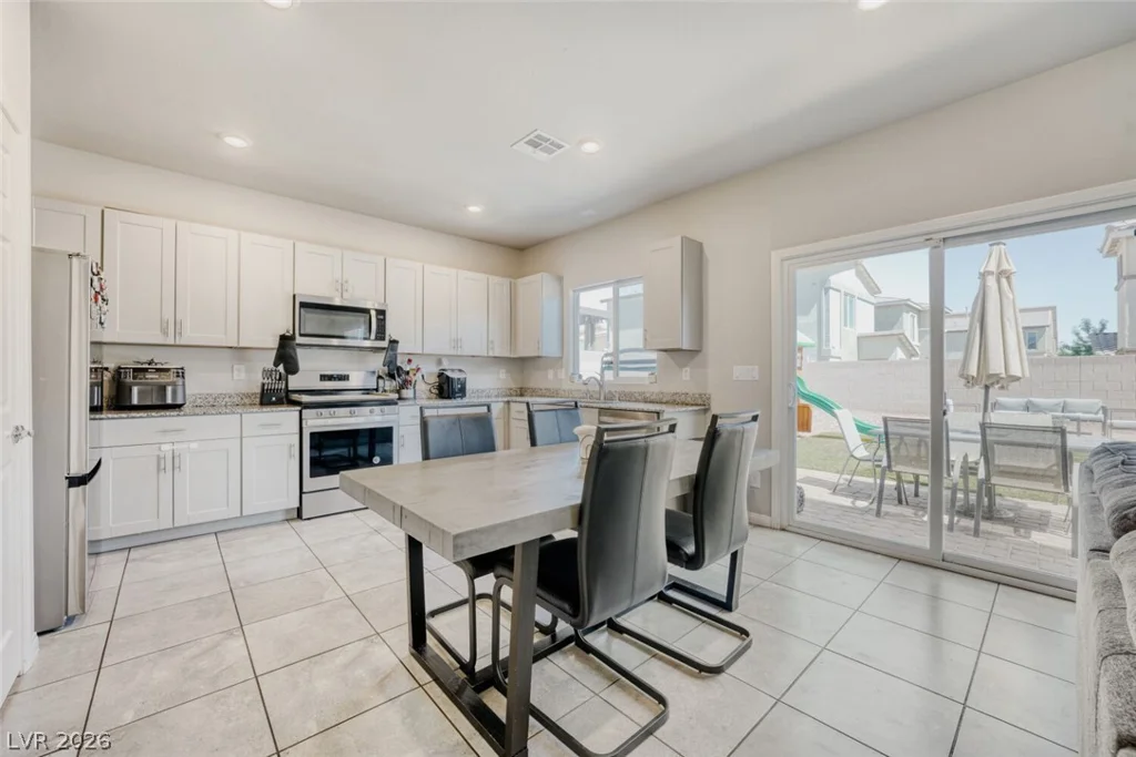 7236 Glimmer Point, North Las Vegas, NV 89084