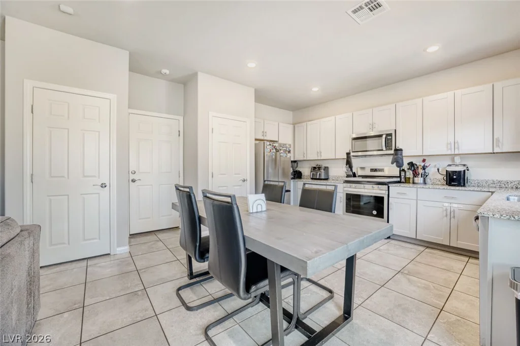 7236 Glimmer Point, North Las Vegas, NV 89084