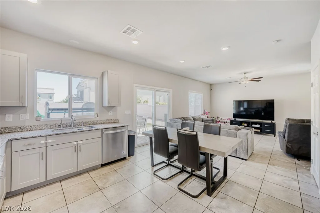 7236 Glimmer Point, North Las Vegas, NV 89084