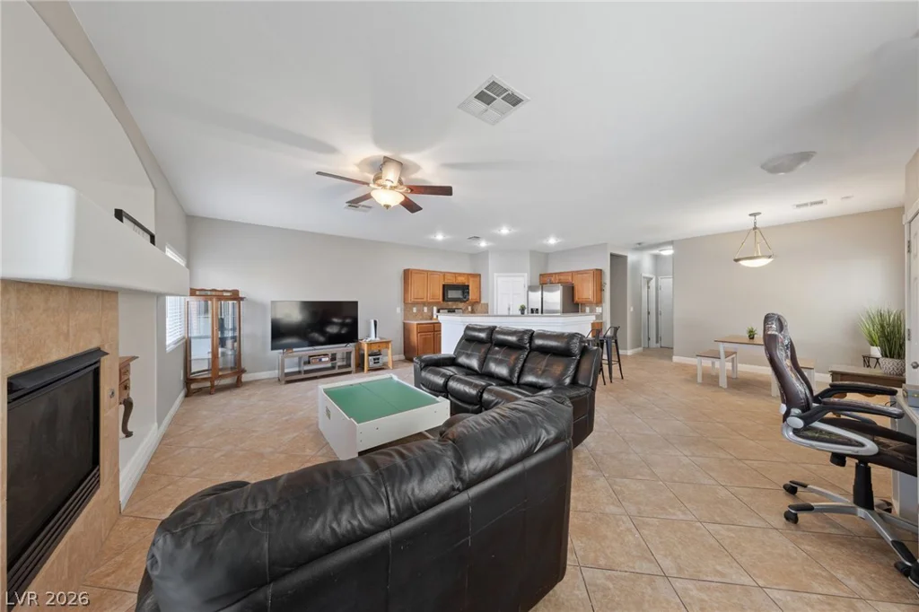 9068 Bushy Tail, Las Vegas, NV 89149