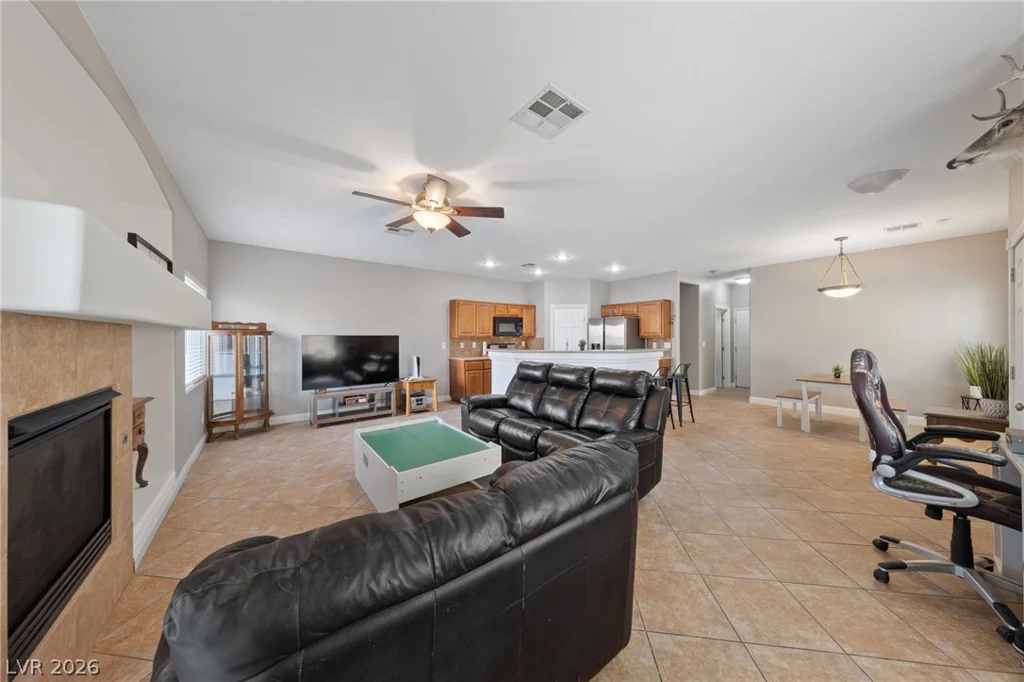 9068 Bushy Tail, Las Vegas, NV 89149