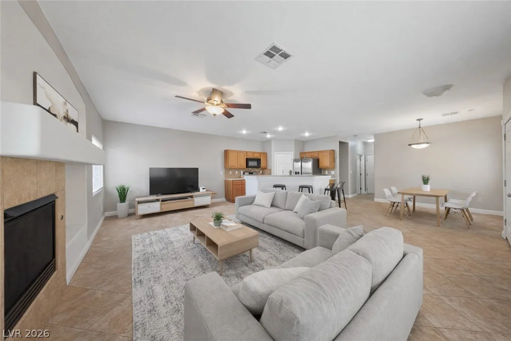 9068 Bushy Tail, Las Vegas, NV 89149