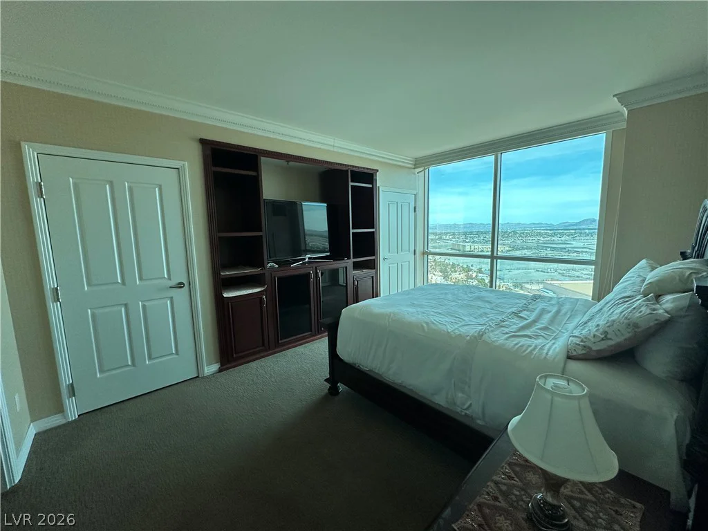 145 Harmon, Las Vegas, NV 89109