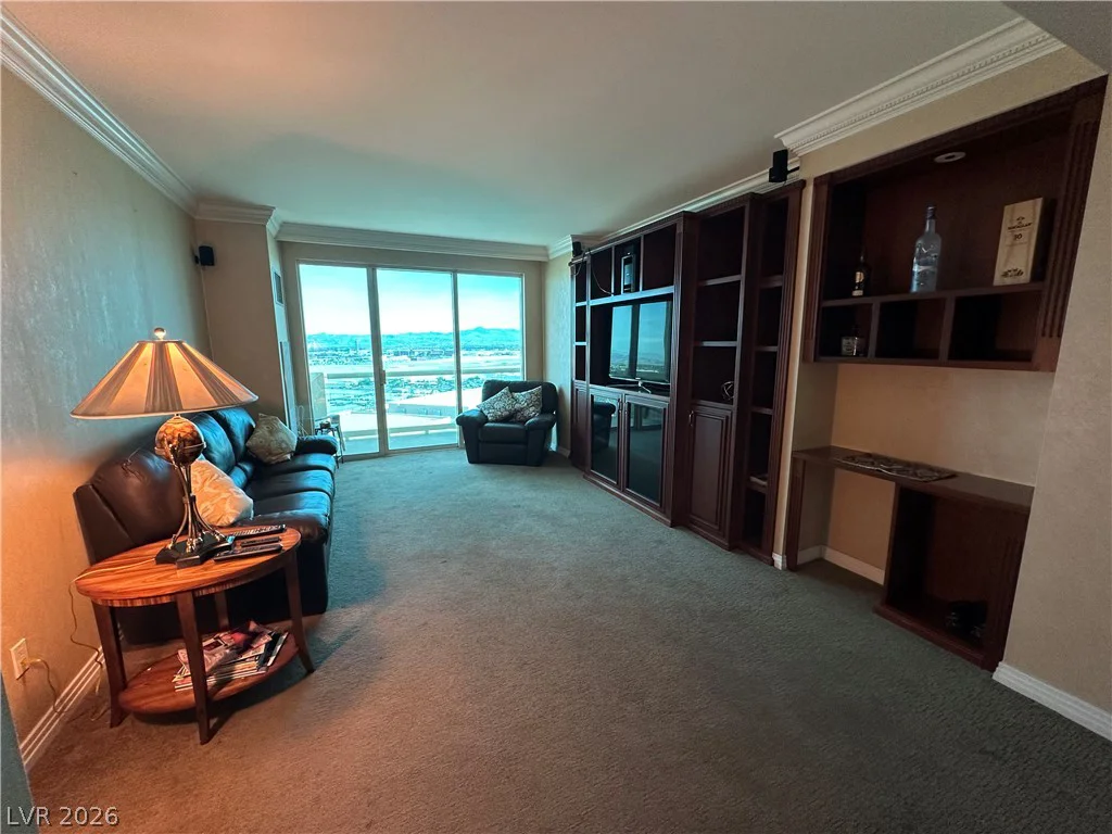 145 Harmon, Las Vegas, NV 89109