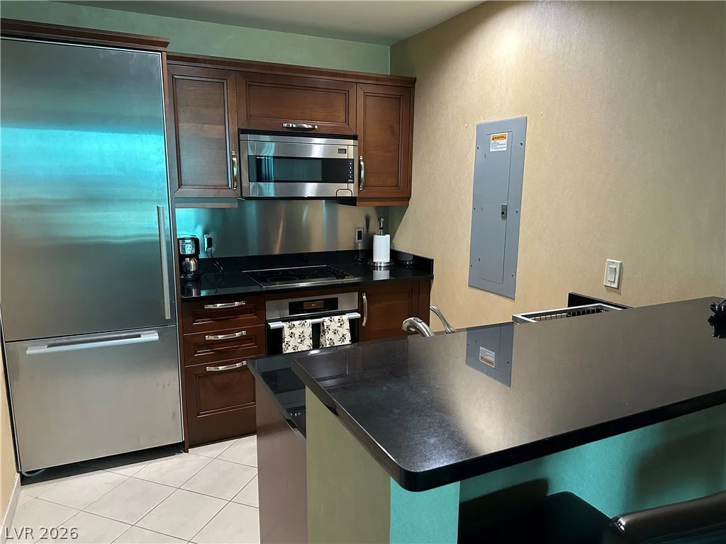 145 Harmon, Las Vegas, NV 89109