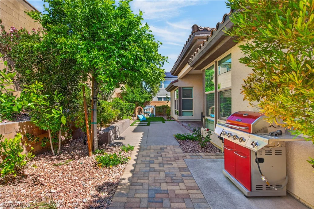 8455 Skye Walk, Las Vegas, NV 89166
