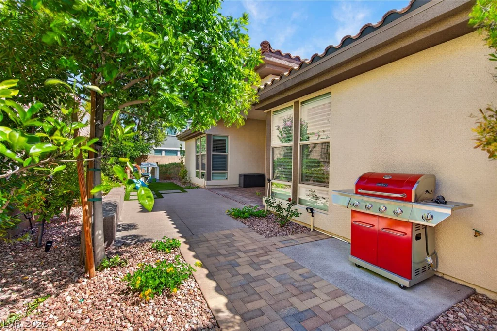 8455 Skye Walk, Las Vegas, NV 89166