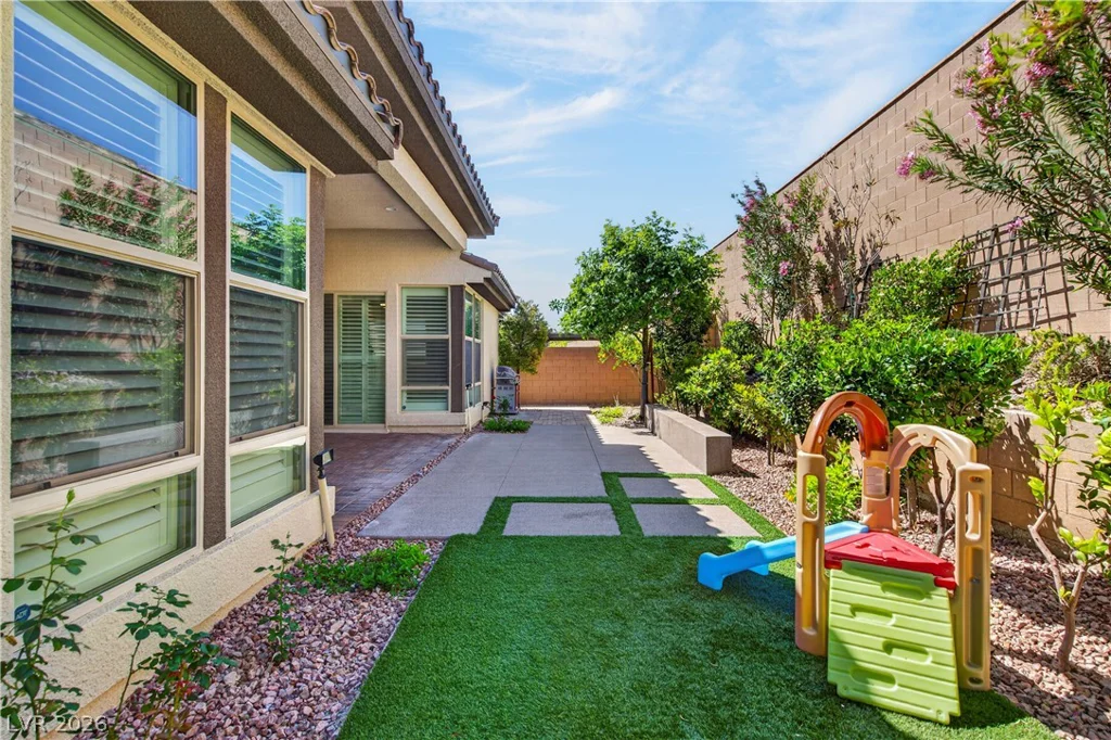 8455 Skye Walk, Las Vegas, NV 89166
