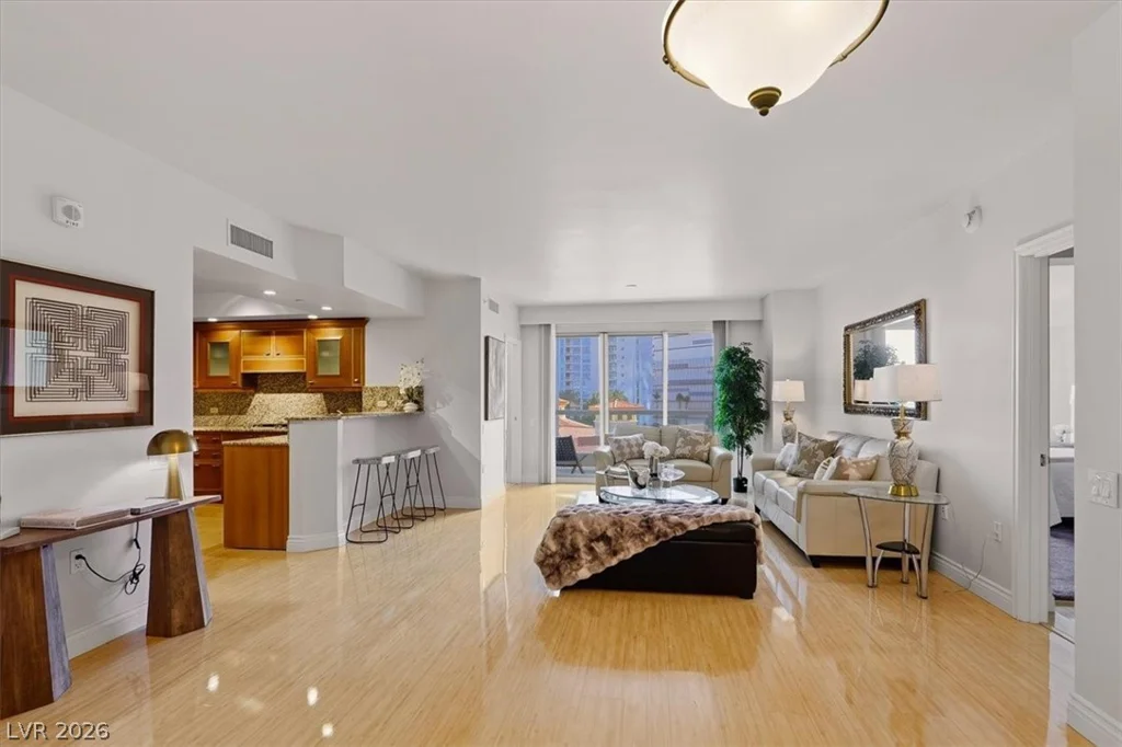 2777 Paradise, Las Vegas, NV 89109