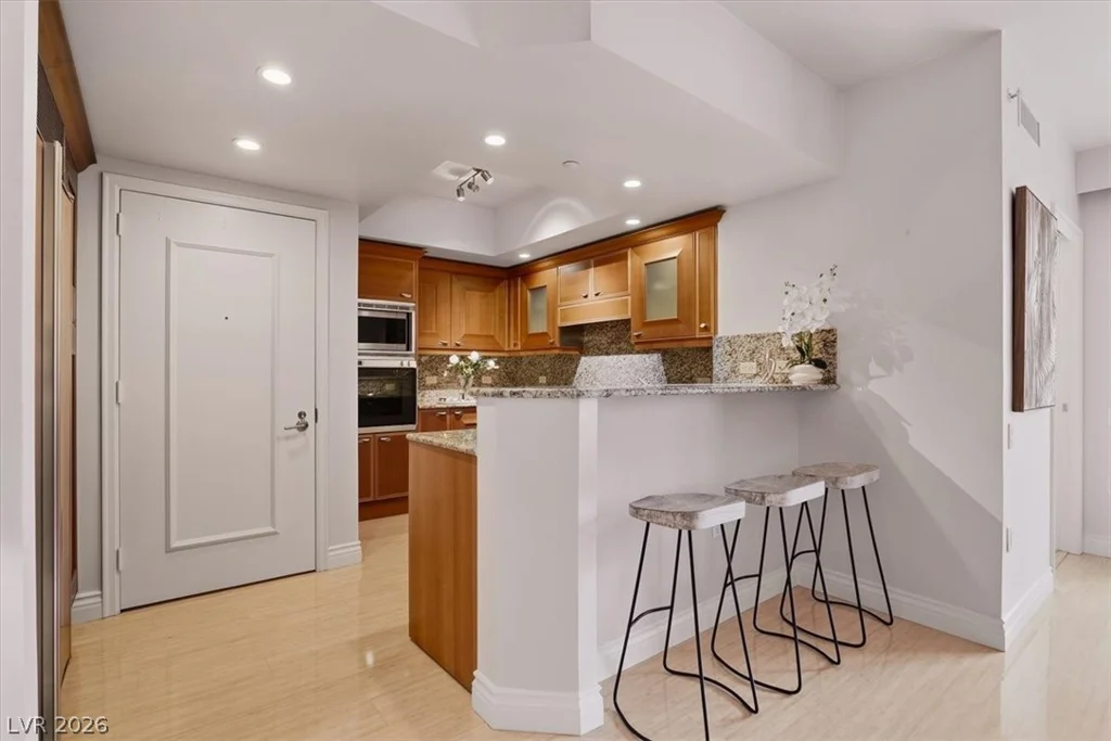 2777 Paradise, Las Vegas, NV 89109