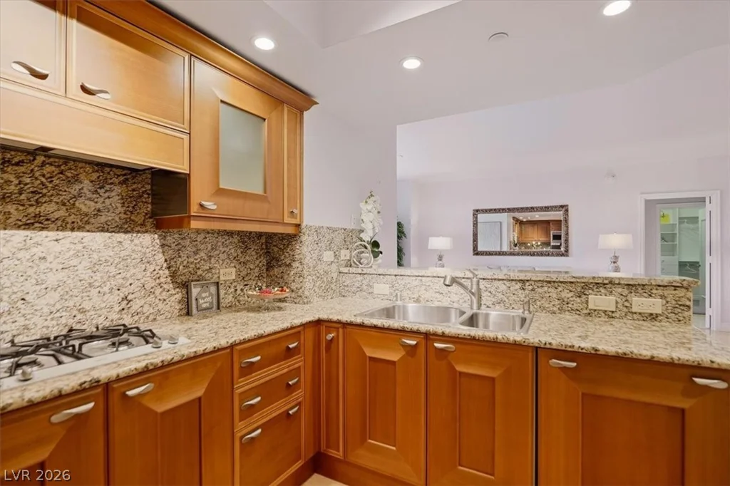 2777 Paradise, Las Vegas, NV 89109