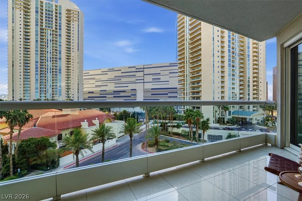 2777 Paradise, Las Vegas, NV 89109