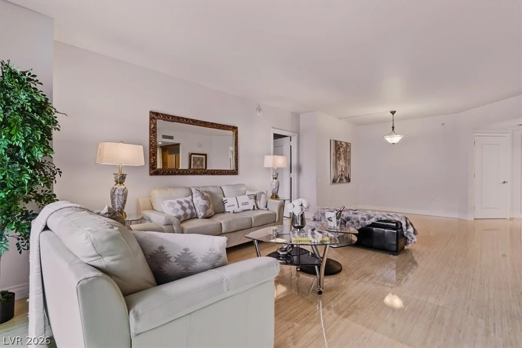 2777 Paradise, Las Vegas, NV 89109