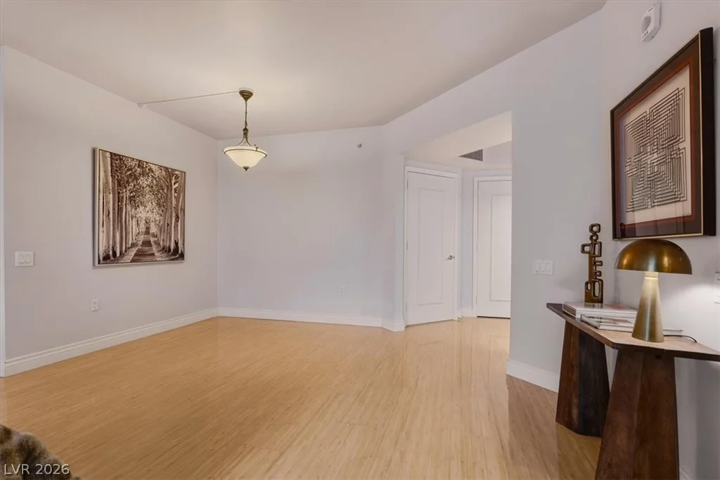2777 Paradise, Las Vegas, NV 89109