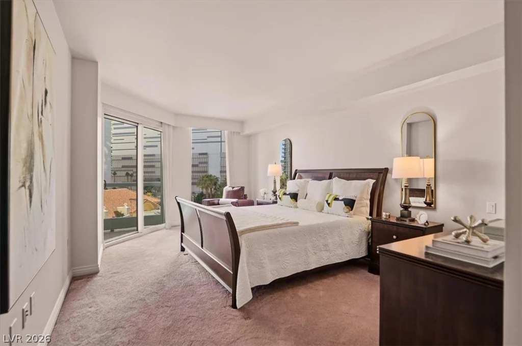 2777 Paradise, Las Vegas, NV 89109