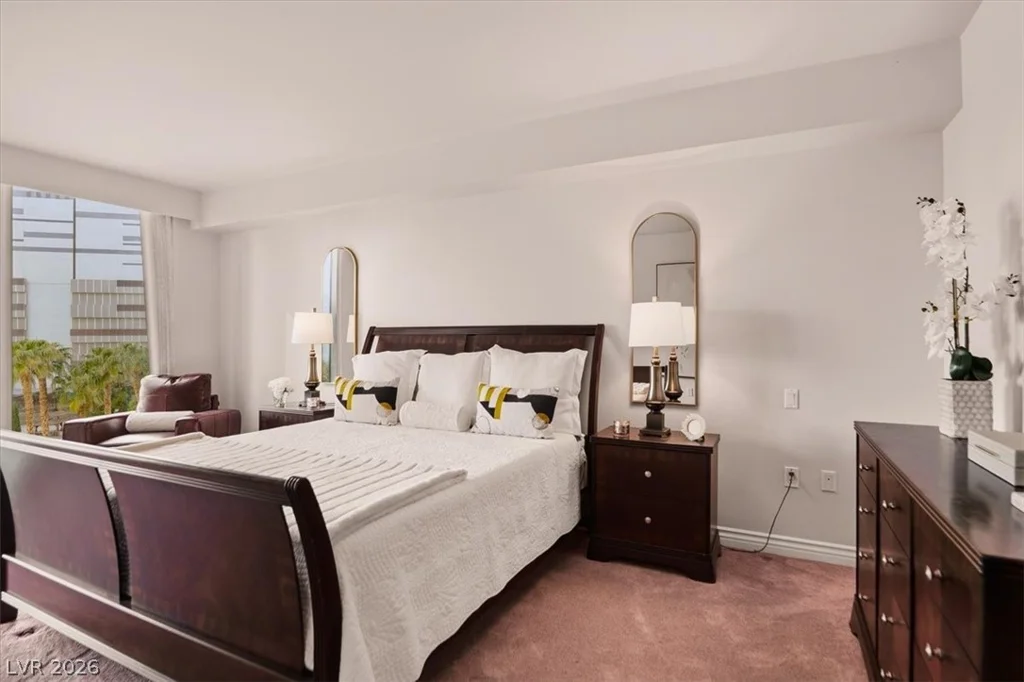 2777 Paradise, Las Vegas, NV 89109