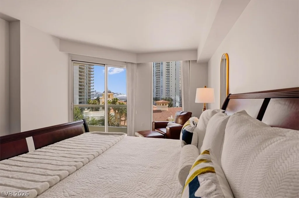 2777 Paradise, Las Vegas, NV 89109