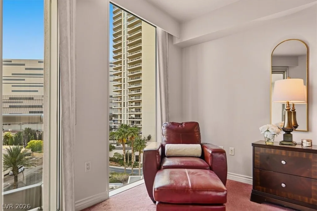 2777 Paradise, Las Vegas, NV 89109