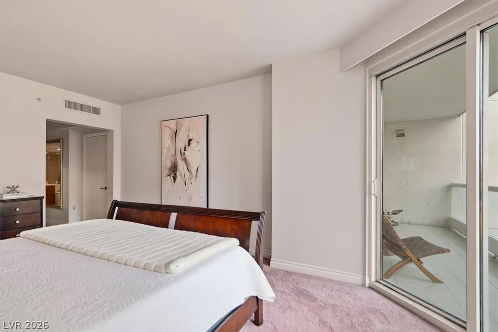 2777 Paradise, Las Vegas, NV 89109
