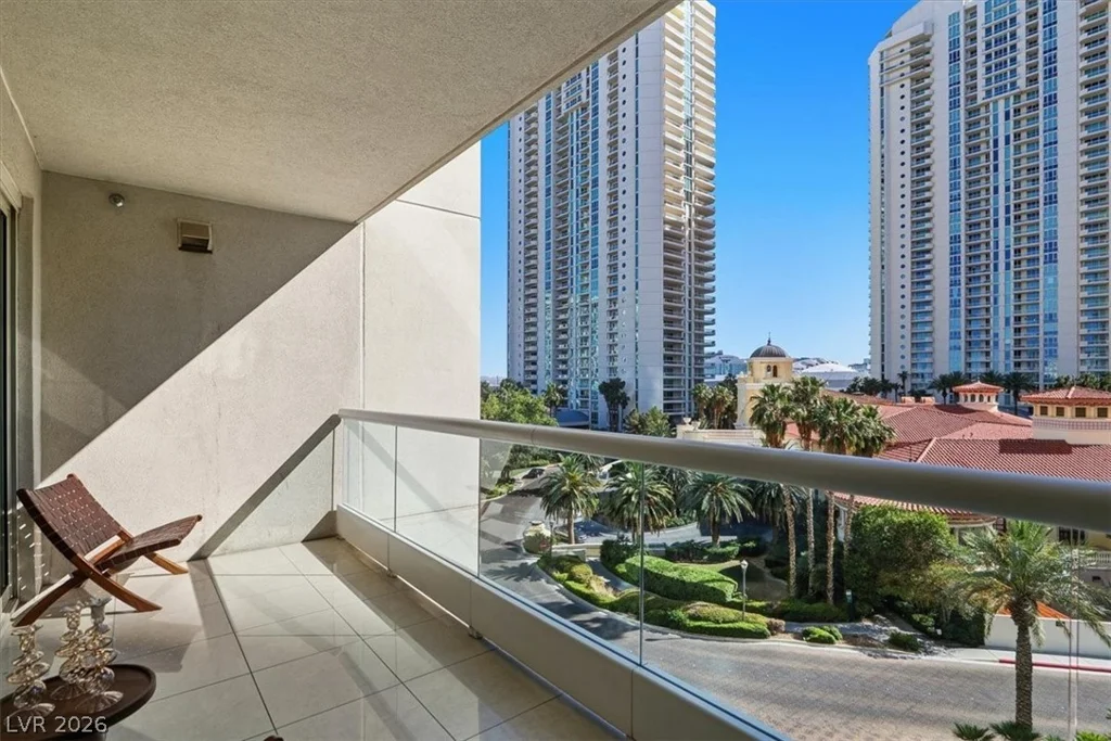 2777 Paradise, Las Vegas, NV 89109