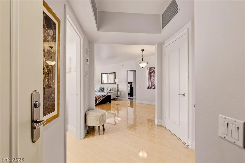 2777 Paradise, Las Vegas, NV 89109