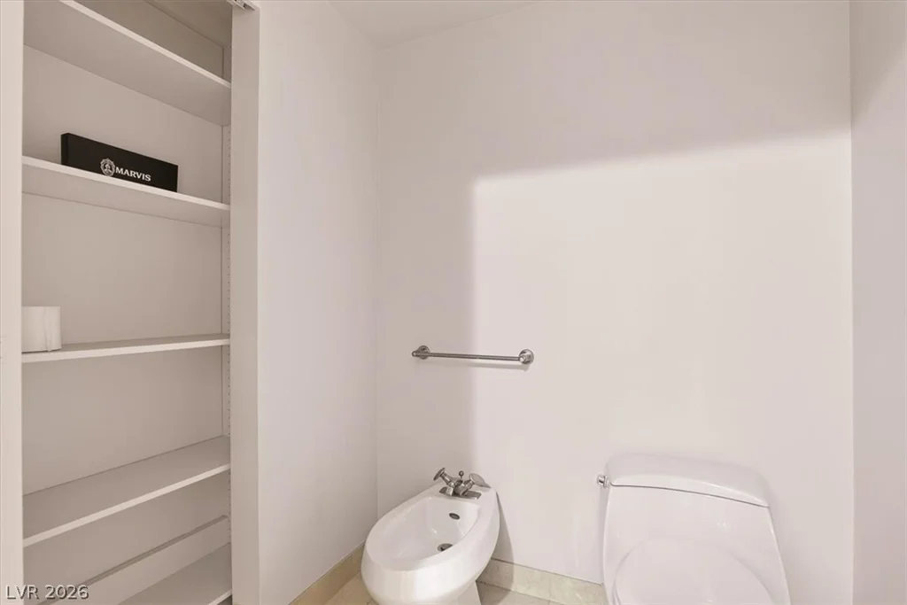 2777 Paradise, Las Vegas, NV 89109