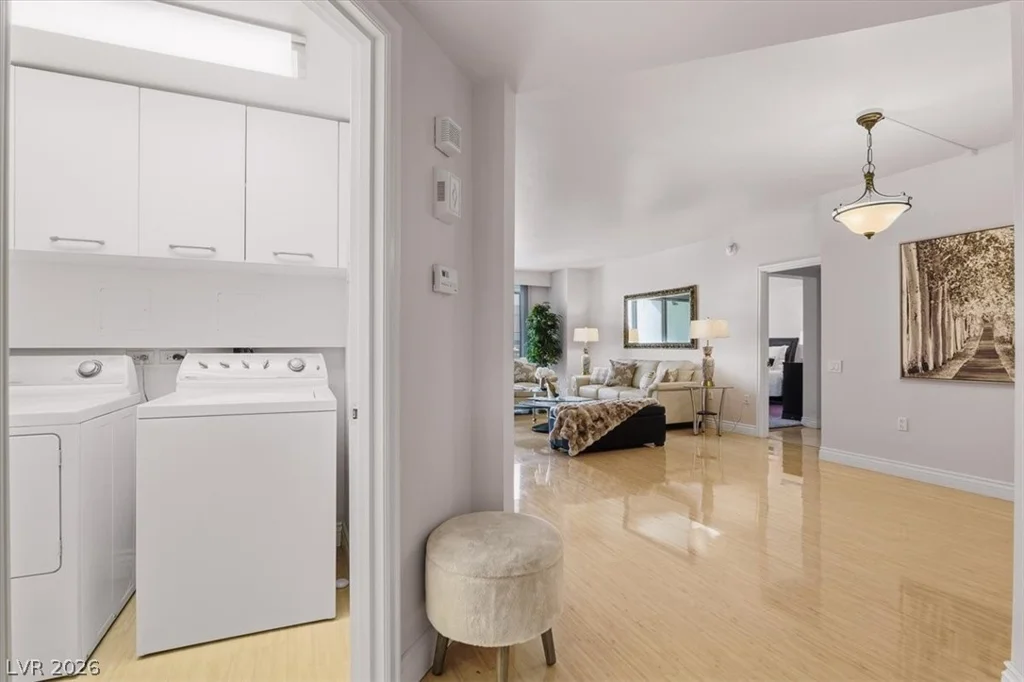 2777 Paradise, Las Vegas, NV 89109