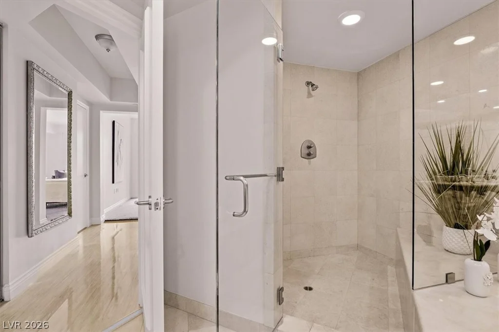 2777 Paradise, Las Vegas, NV 89109