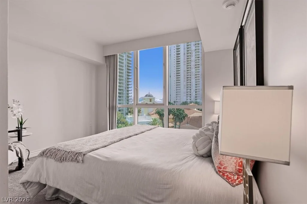 2777 Paradise, Las Vegas, NV 89109