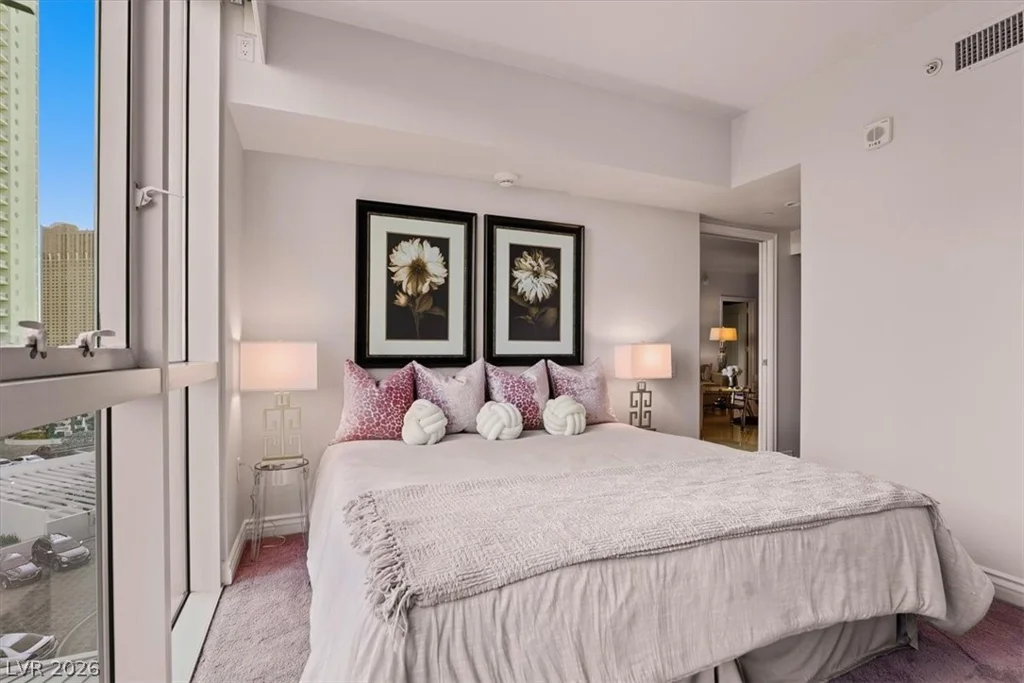 2777 Paradise, Las Vegas, NV 89109