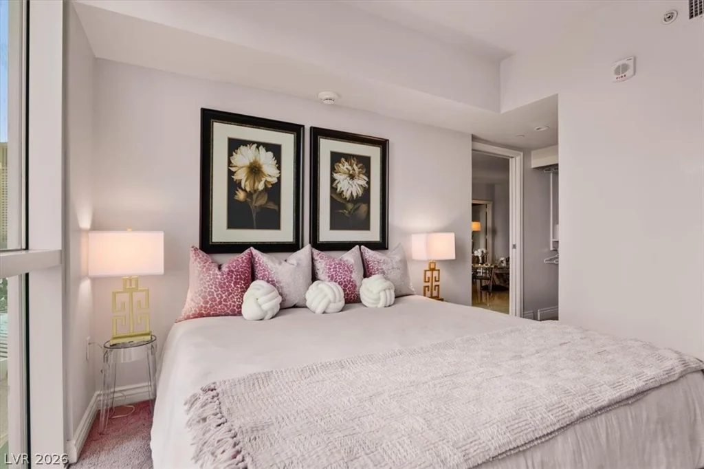 2777 Paradise, Las Vegas, NV 89109
