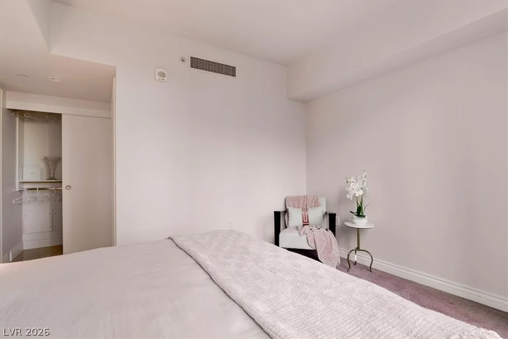 2777 Paradise, Las Vegas, NV 89109