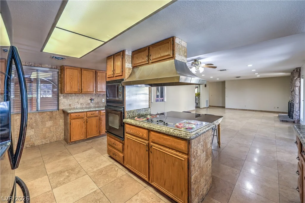 2880 Red Rock, Las Vegas, NV 89146
