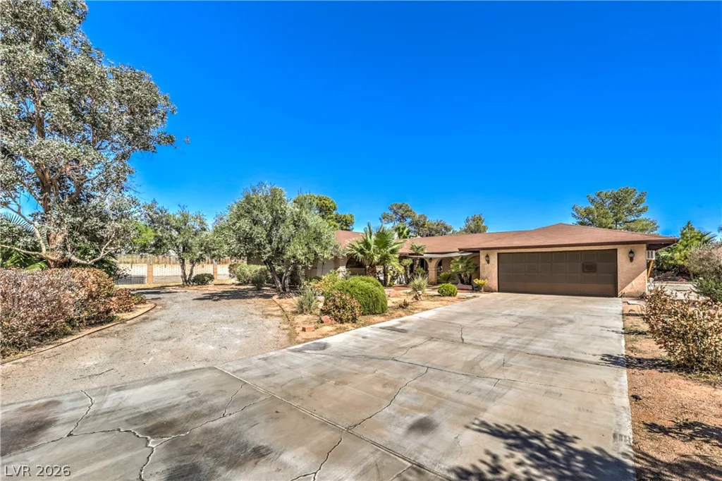 2880 Red Rock, Las Vegas, NV 89146