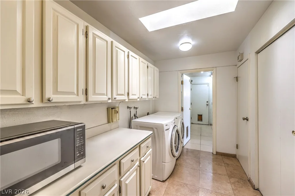 2880 Red Rock, Las Vegas, NV 89146