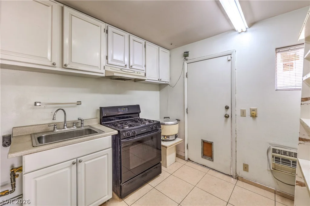 2880 Red Rock, Las Vegas, NV 89146