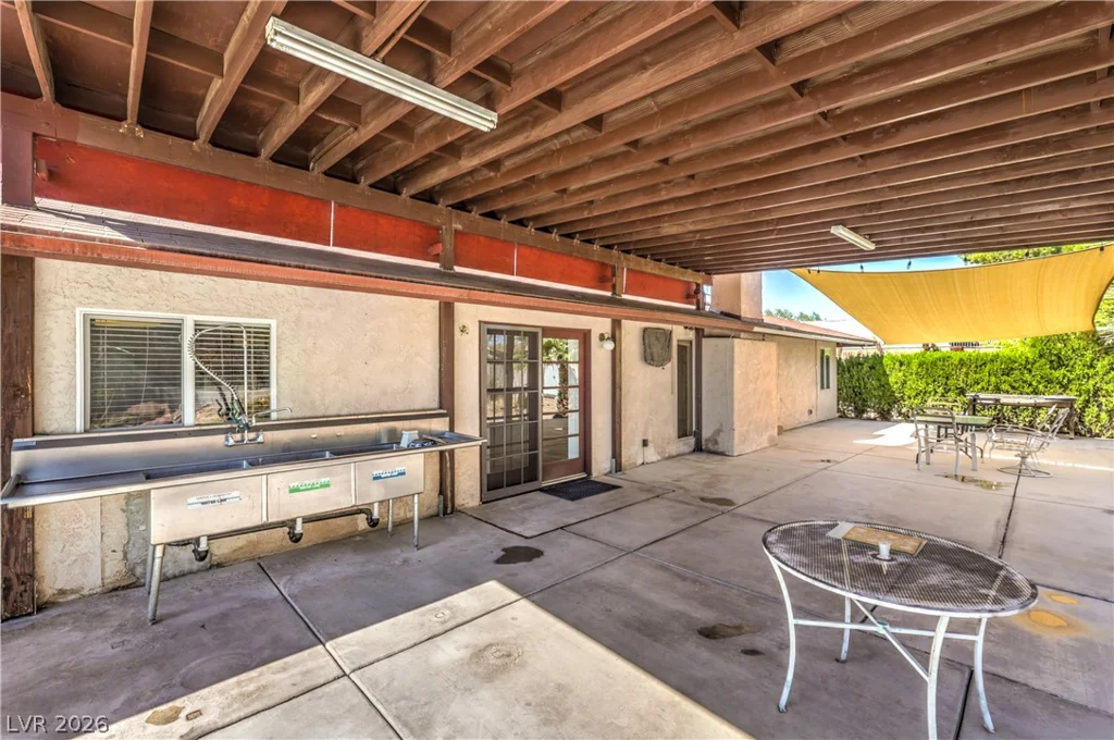 2880 Red Rock, Las Vegas, NV 89146